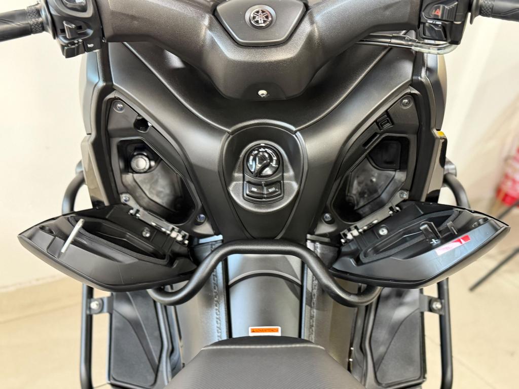YAMAHA XMax 250 - Foto
