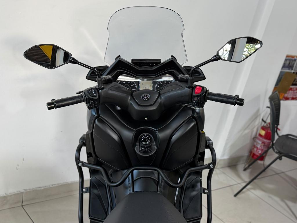 YAMAHA XMax 250 - Foto