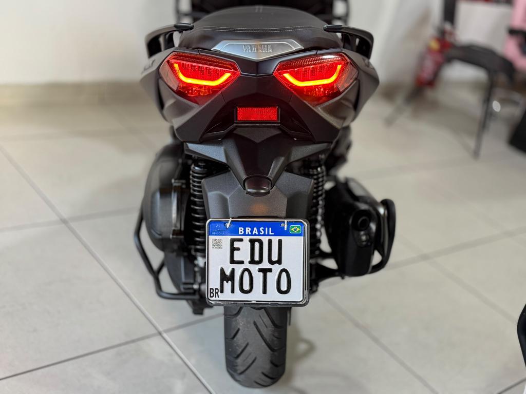 YAMAHA XMax 250 - Foto