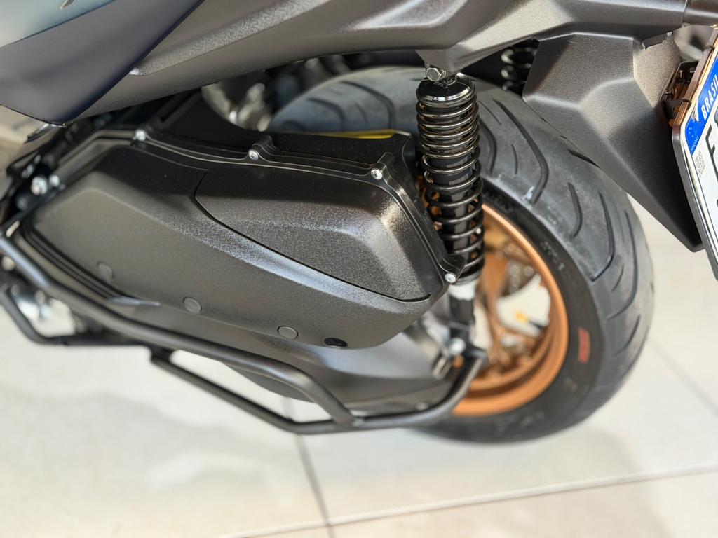 YAMAHA XMax 250 - Foto