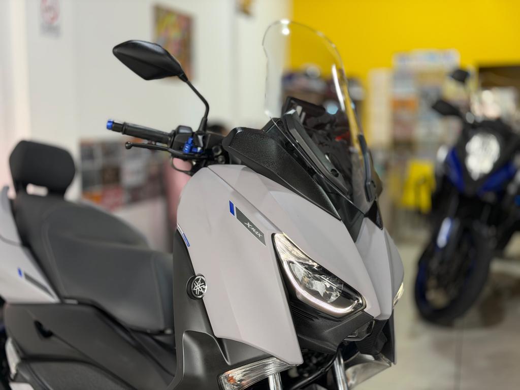 YAMAHA XMax 250 - Foto