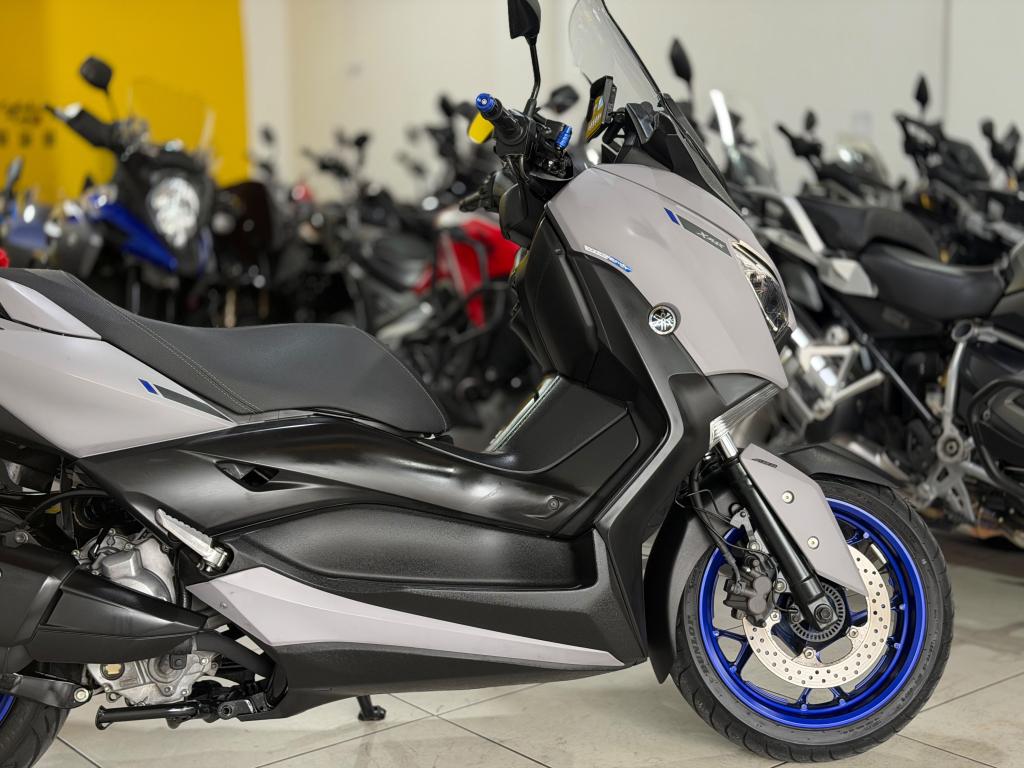 YAMAHA XMax 250 - Foto