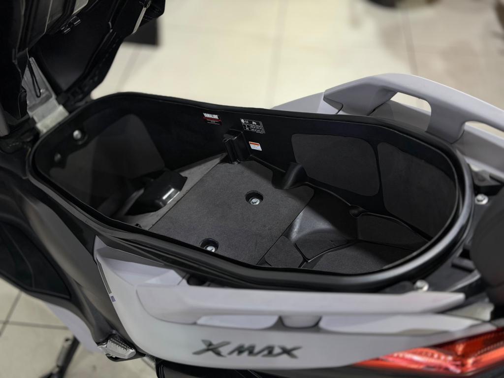 YAMAHA XMax 250 - Foto