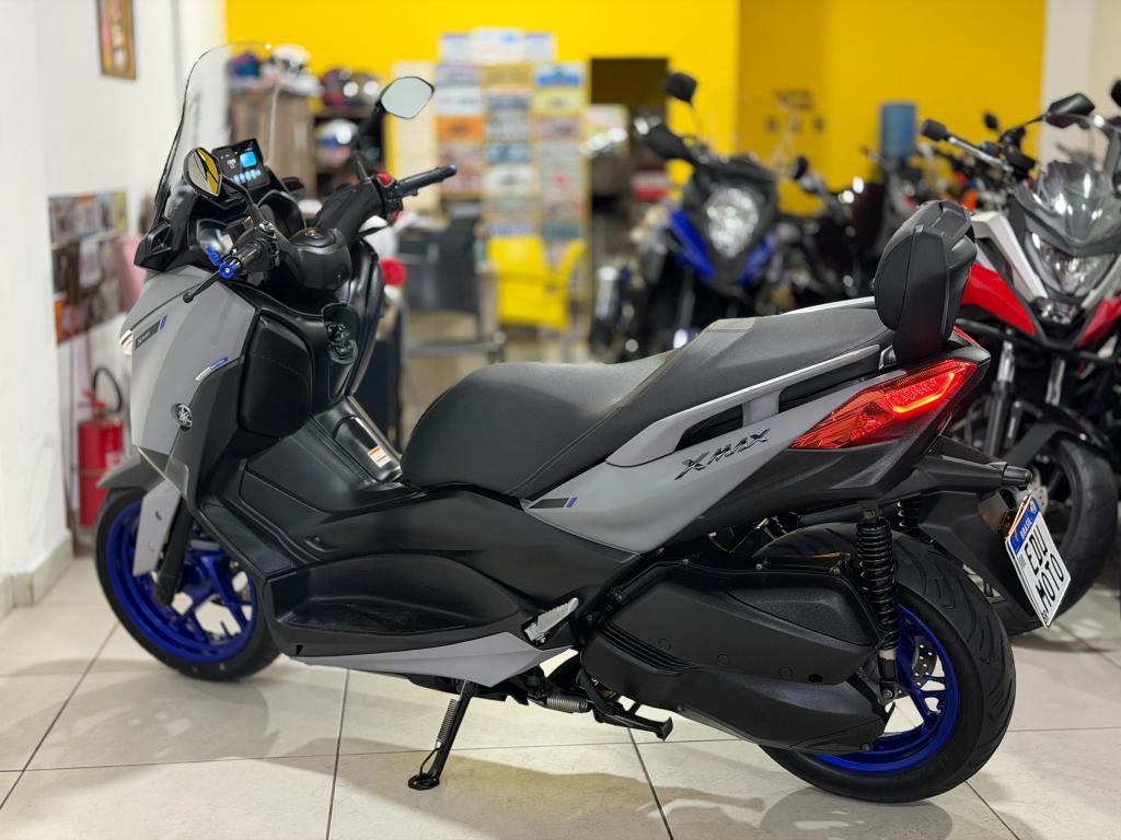 YAMAHA XMax 250 - Foto
