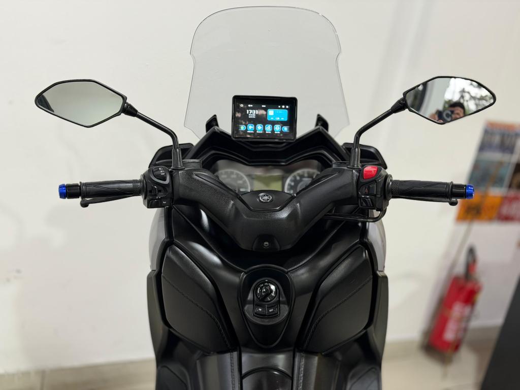 YAMAHA XMax 250 - Foto