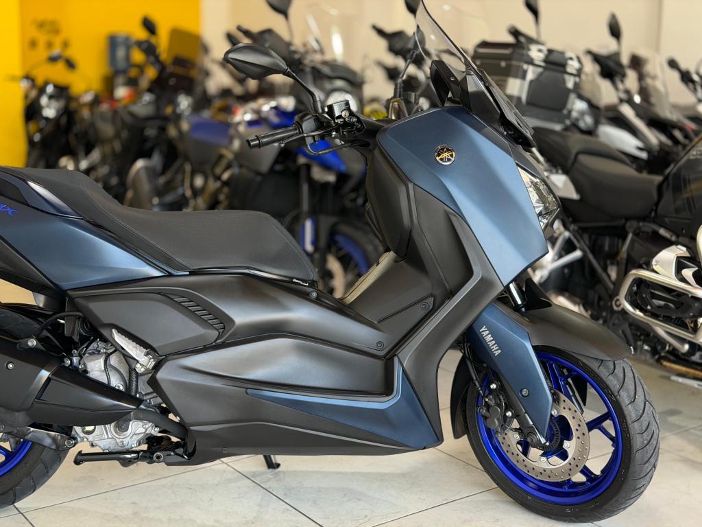 YAMAHA XMax 250 - Foto