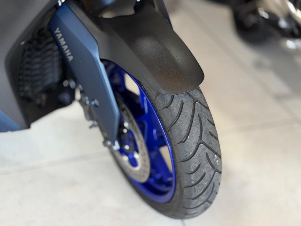 YAMAHA XMax 250 - Foto
