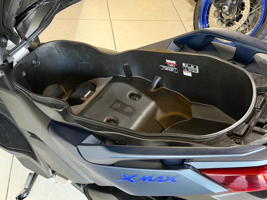 YAMAHA XMax 250 - Foto