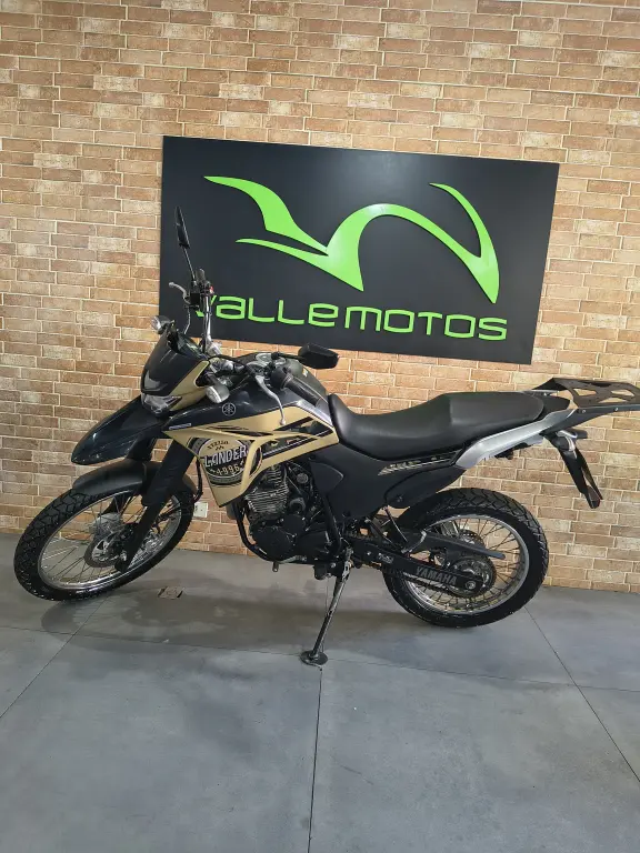 YAMAHA XTZ 250 - Foto