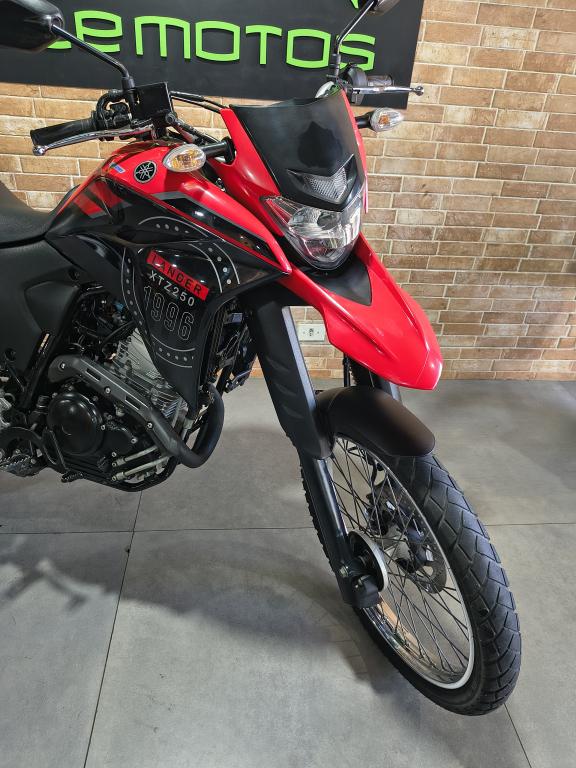 YAMAHA XTZ 250 - Foto