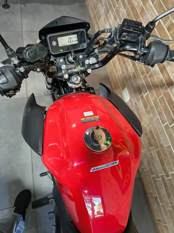 YAMAHA YBR 125 - Foto