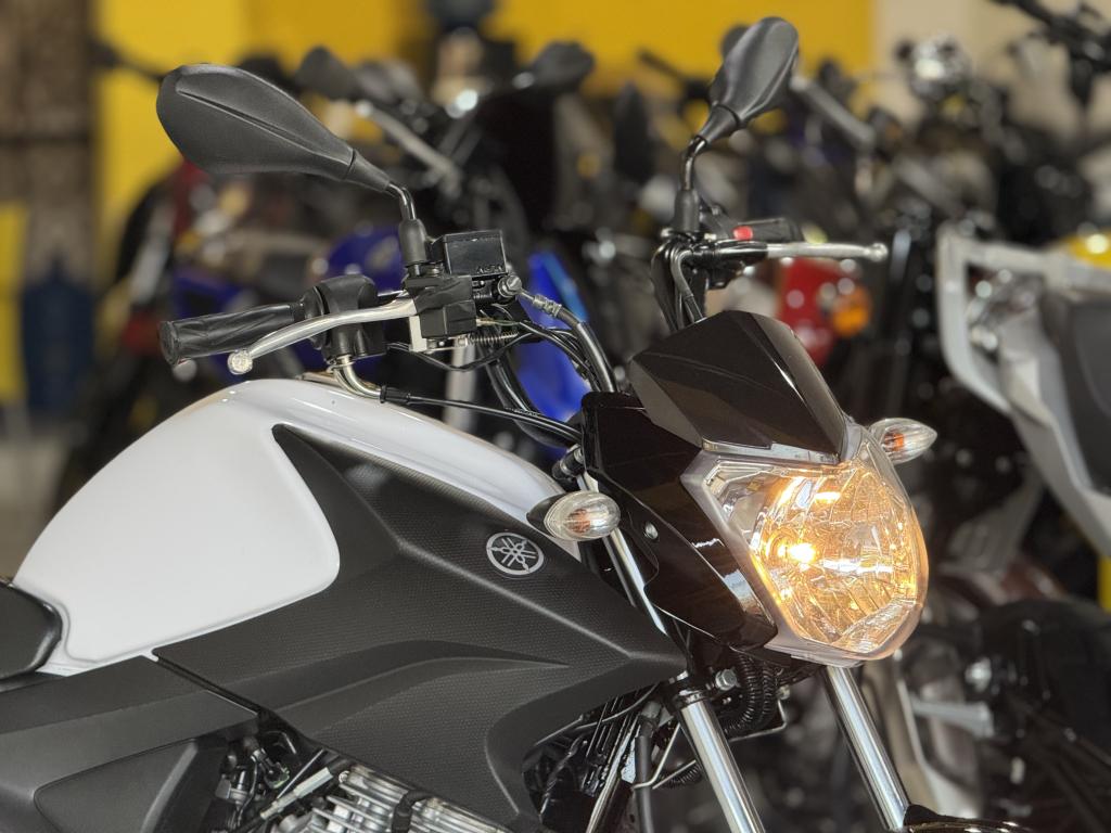 YAMAHA YBR 150 - Foto