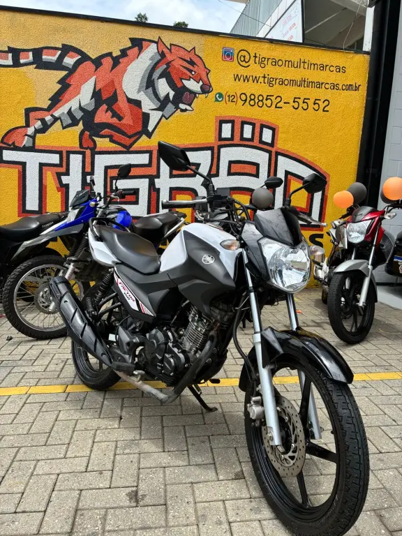 YAMAHA YBR 150 - Foto