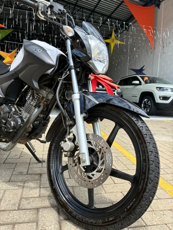 YAMAHA YBR 150 - Foto