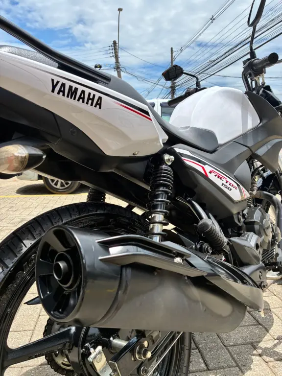 YAMAHA YBR 150 - Foto