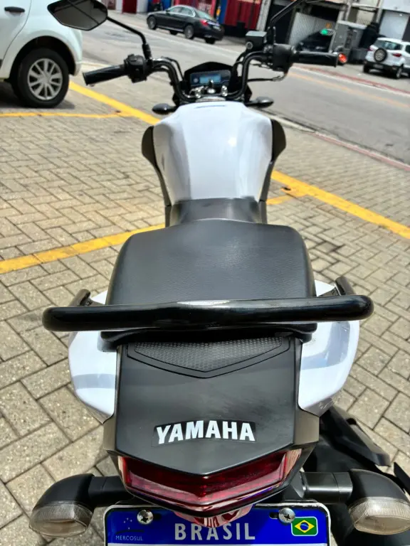 YAMAHA YBR 150 - Foto