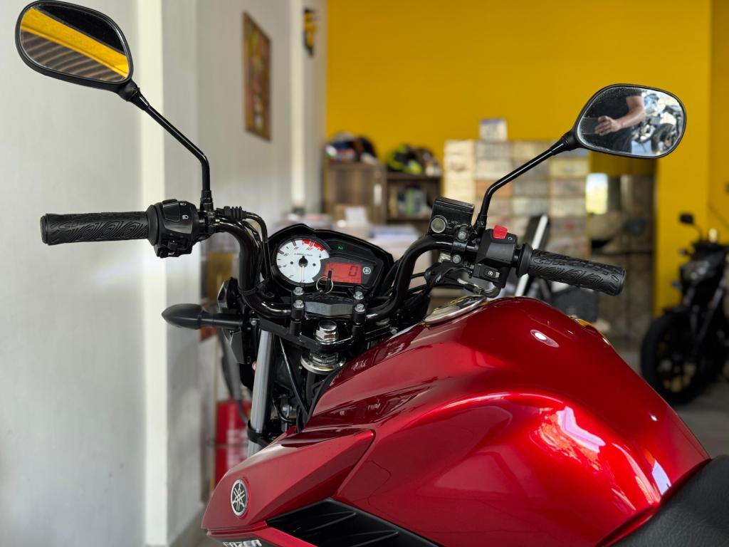 YAMAHA YS Fazer 150 - Foto