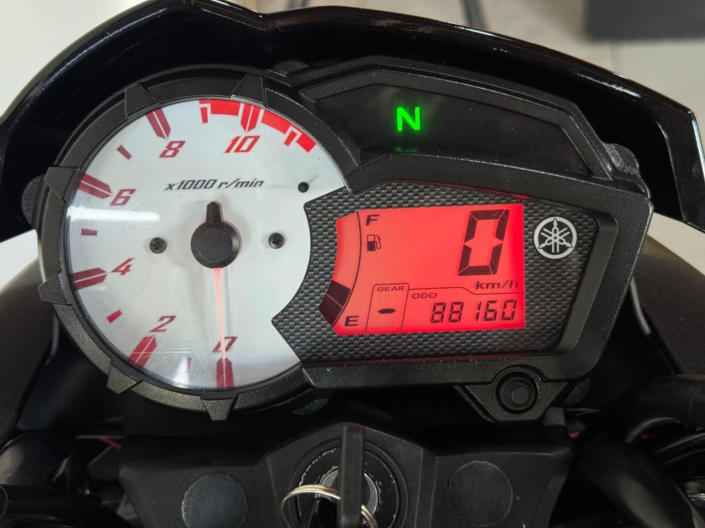 YAMAHA YS Fazer 150 - Foto