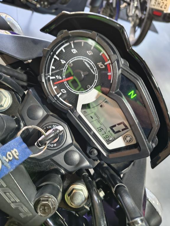 YAMAHA YS Fazer 150 - Foto