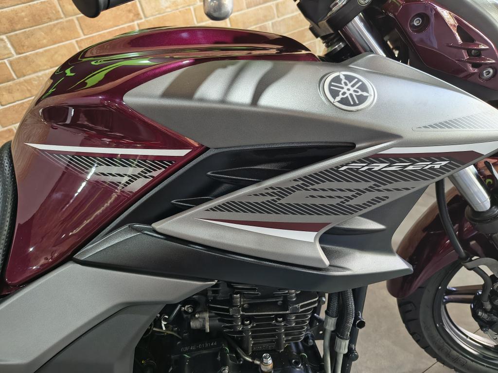 YAMAHA YS Fazer 250 - Foto
