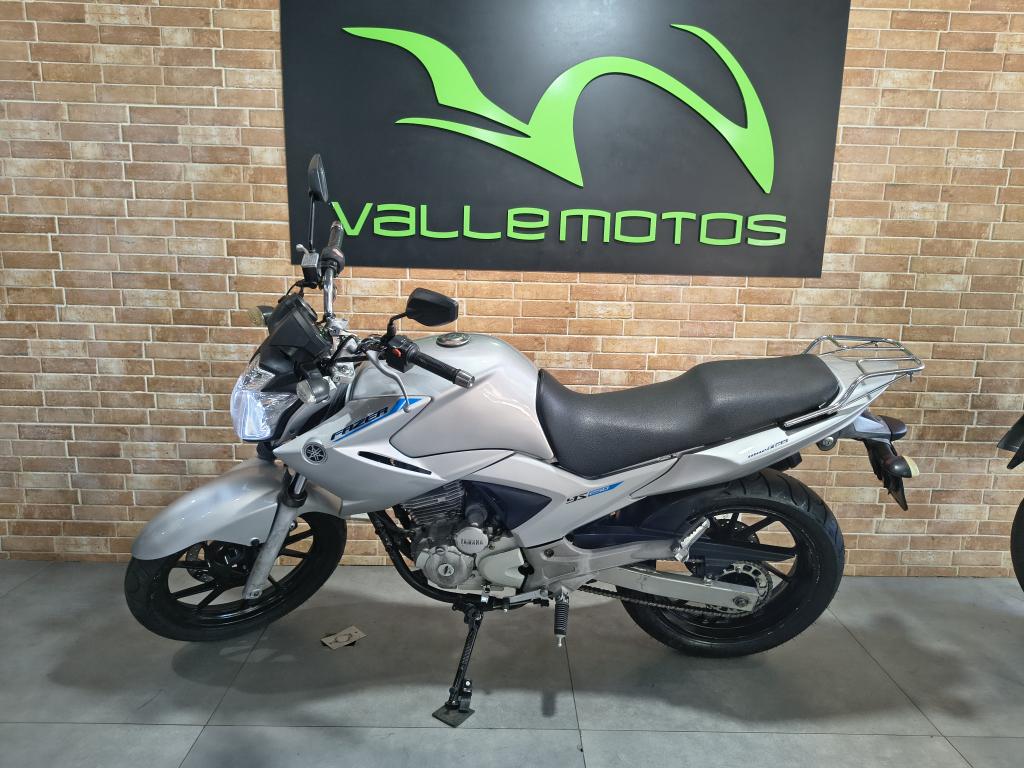 YAMAHA YS Fazer 250 - Foto