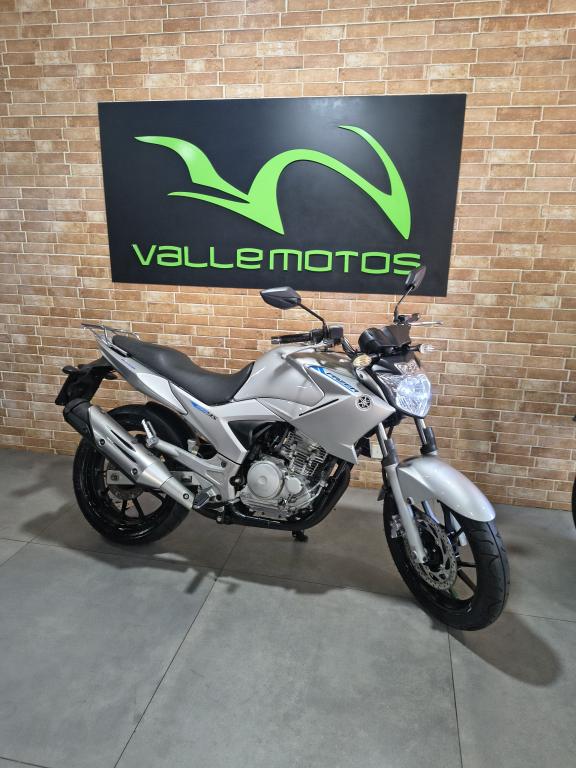 YAMAHA YS Fazer 250 - Foto