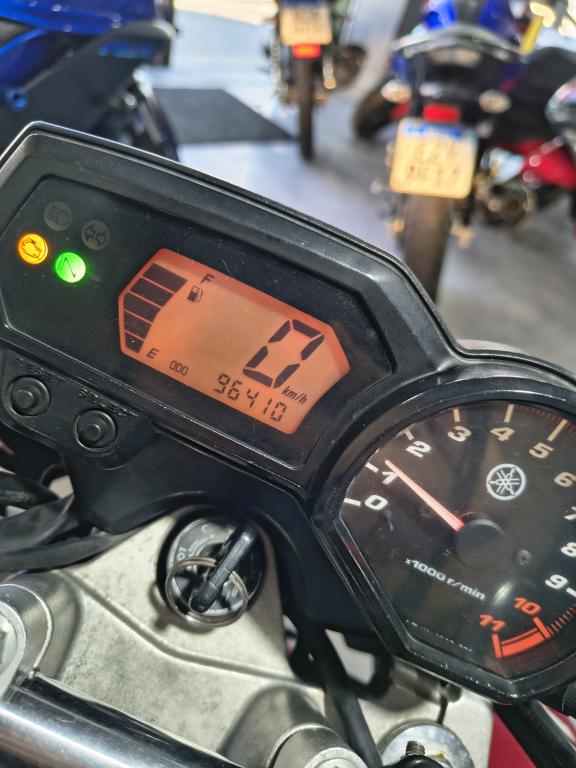 YAMAHA YS Fazer 250 - Foto