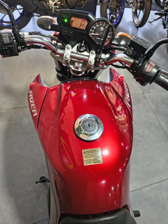 YAMAHA YS Fazer 250 - Foto