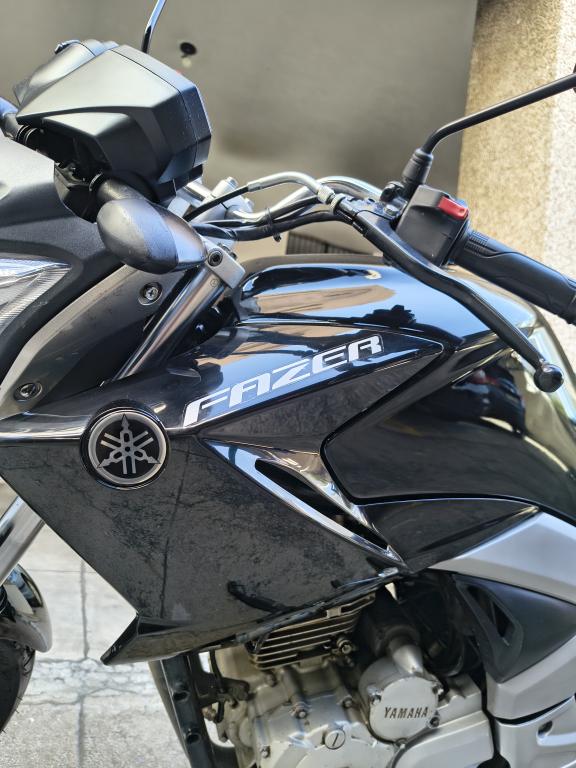 YAMAHA YS Fazer 250 - Foto