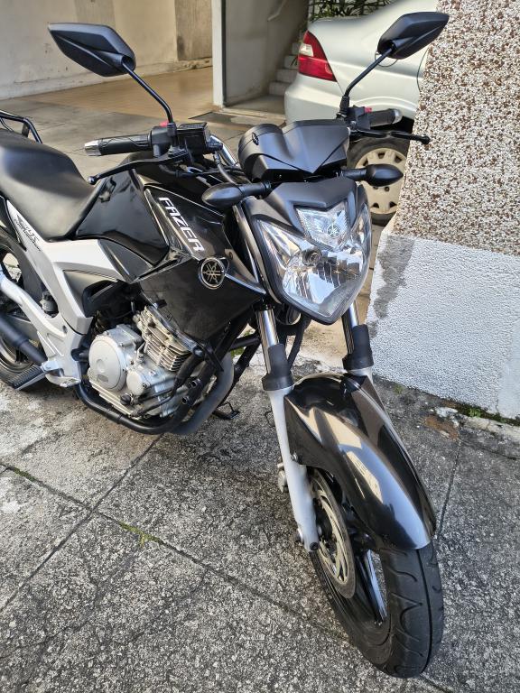 YAMAHA YS Fazer 250 - Foto