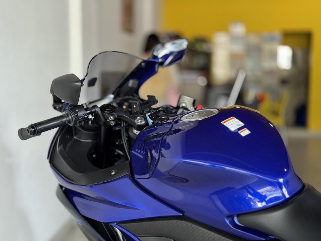 YAMAHA YZF R3 300 - Foto