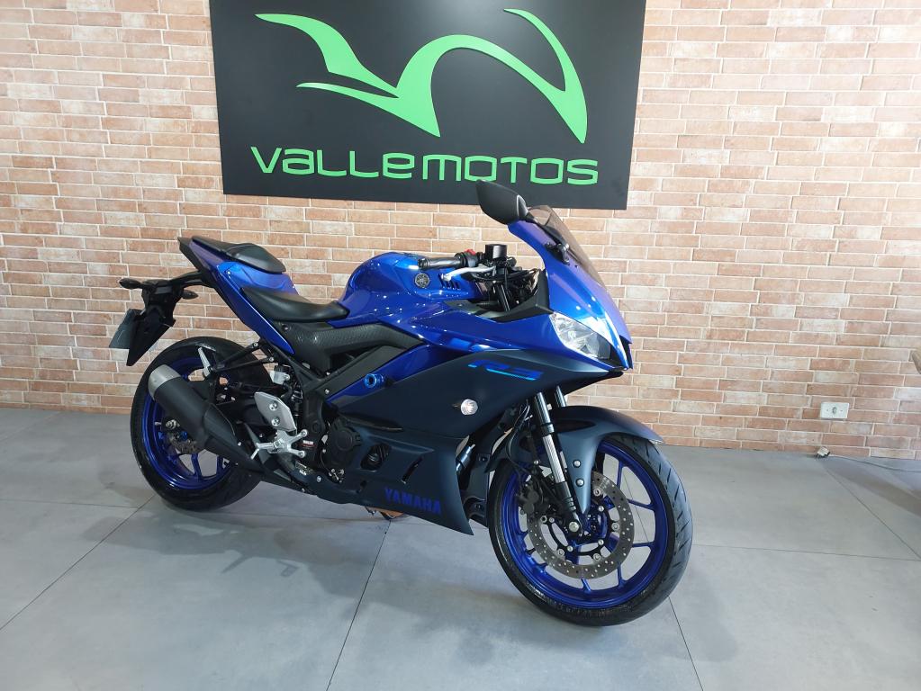 YAMAHA YZF R3 320 - Foto