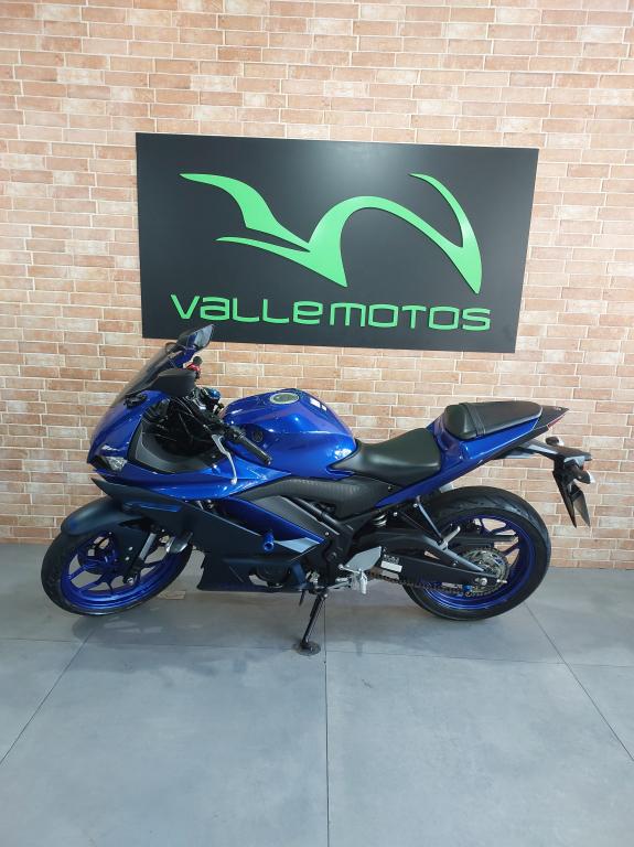 YAMAHA YZF R3 320 - Foto