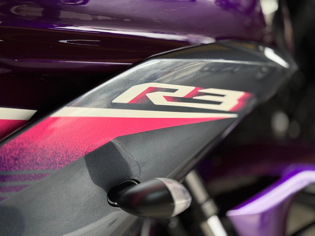 YAMAHA YZF R3 320 - Foto
