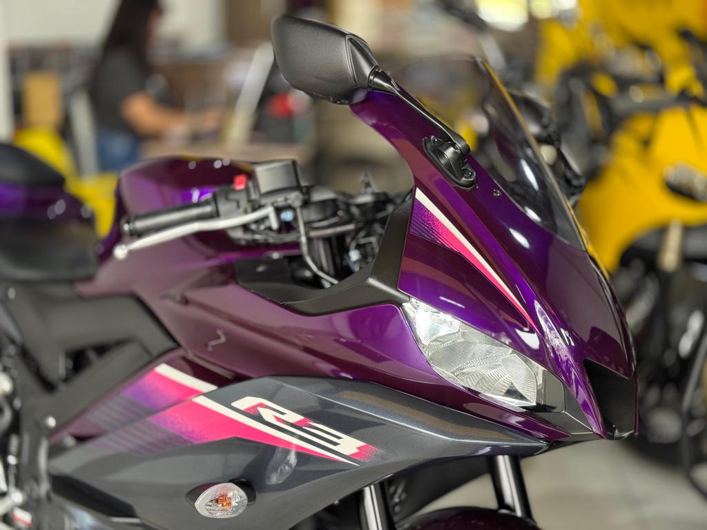 YAMAHA YZF R3 320 - Foto