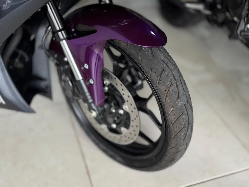 YAMAHA YZF R3 320 - Foto