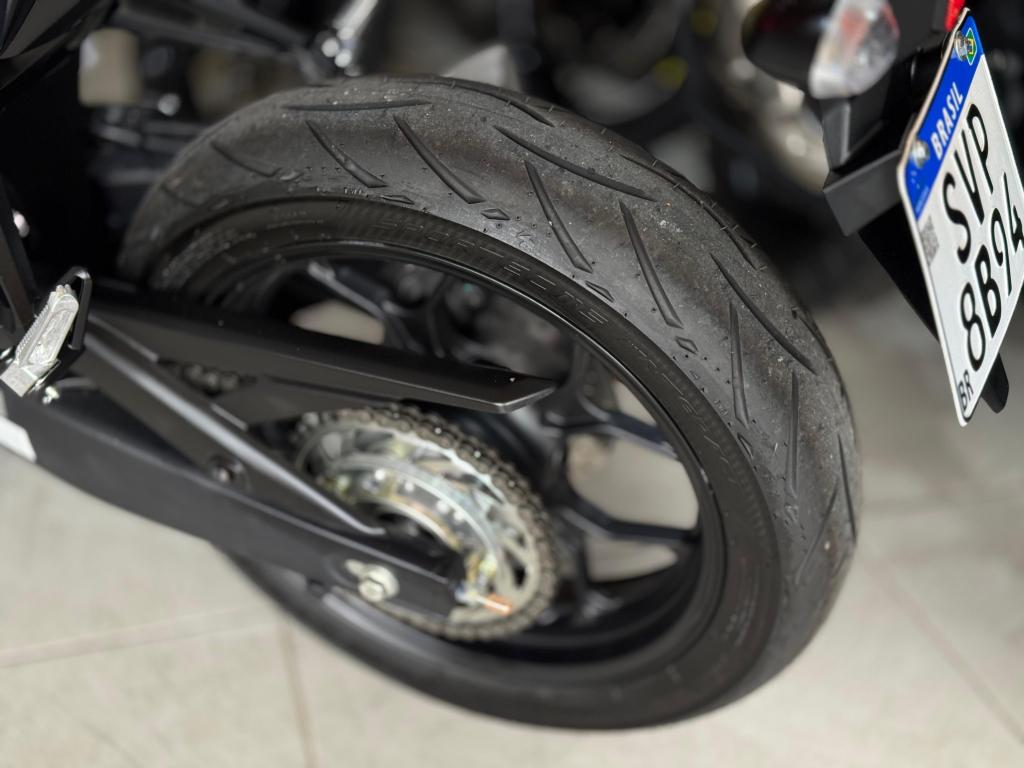 YAMAHA YZF R3 320 - Foto