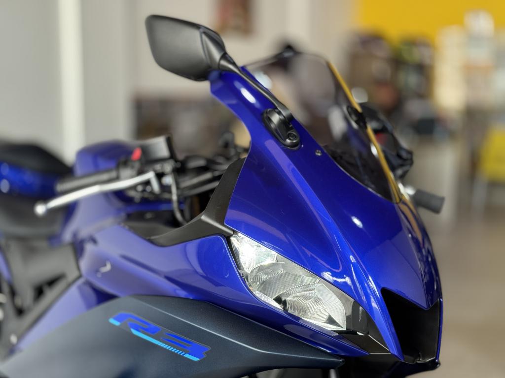YAMAHA YZF R3 320 - Foto