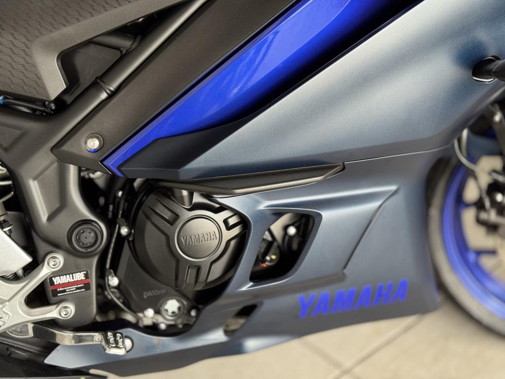 YAMAHA YZF R3 320 - Foto