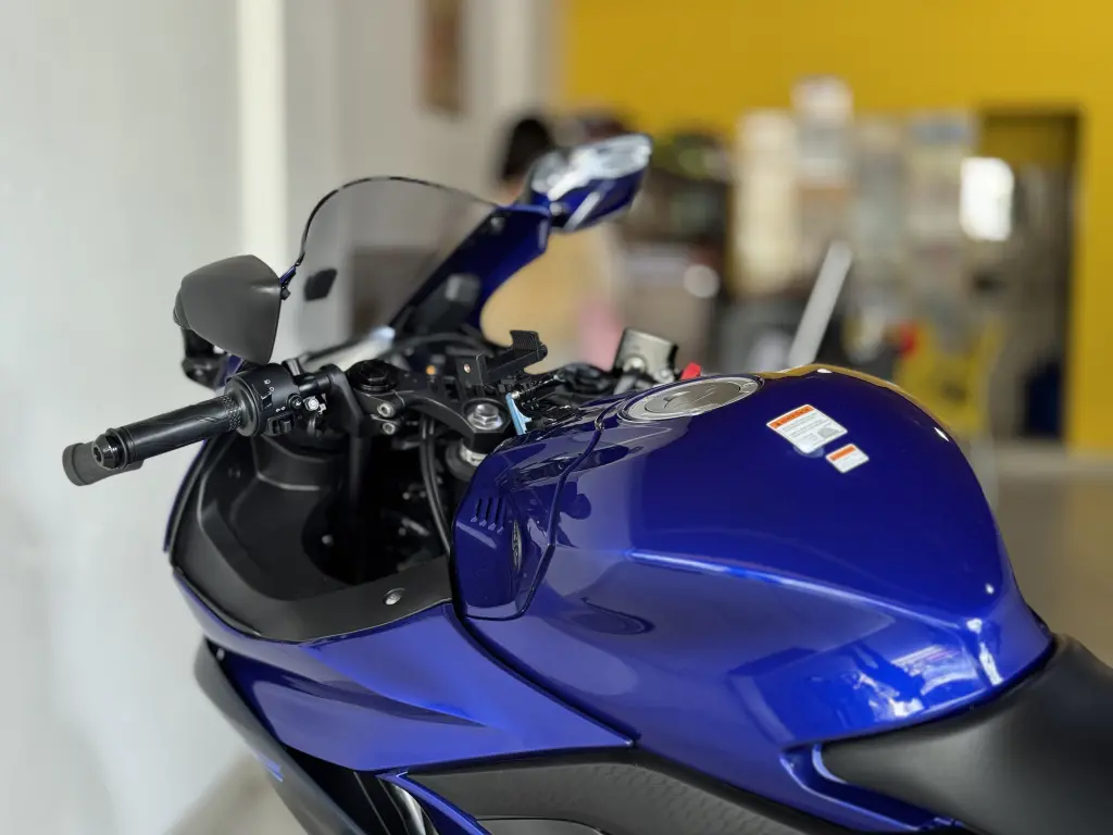 YAMAHA YZF R3 320 - Foto