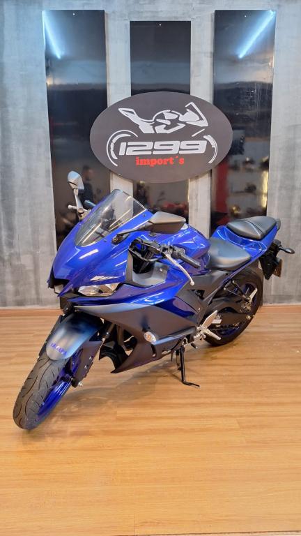 YAMAHA YZF R3 320 - Foto