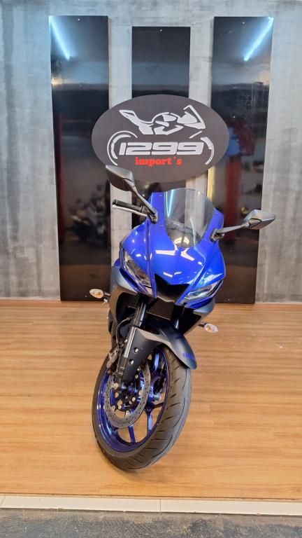 YAMAHA YZF R3 320 - Foto