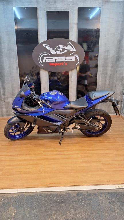 YAMAHA YZF R3 320 - Foto