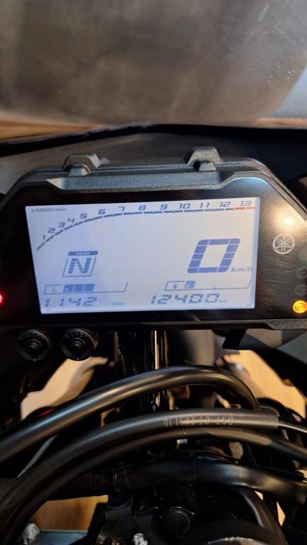 YAMAHA YZF R3 320 - Foto