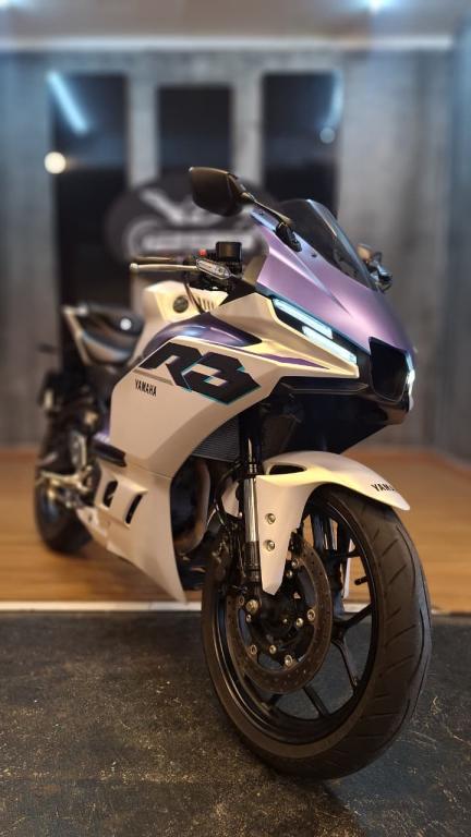 YAMAHA YZF R3 320 - Foto