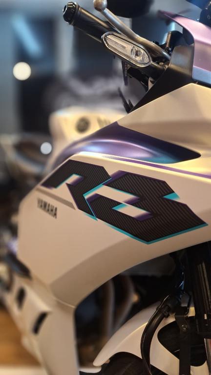 YAMAHA YZF R3 320 - Foto