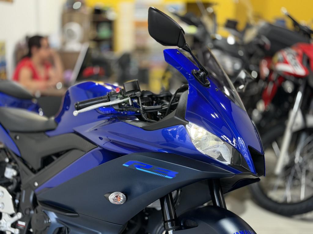 YAMAHA YZF R3 320 - Foto