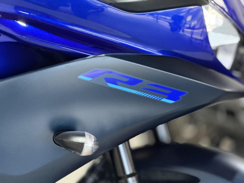 YAMAHA YZF R3 320 - Foto
