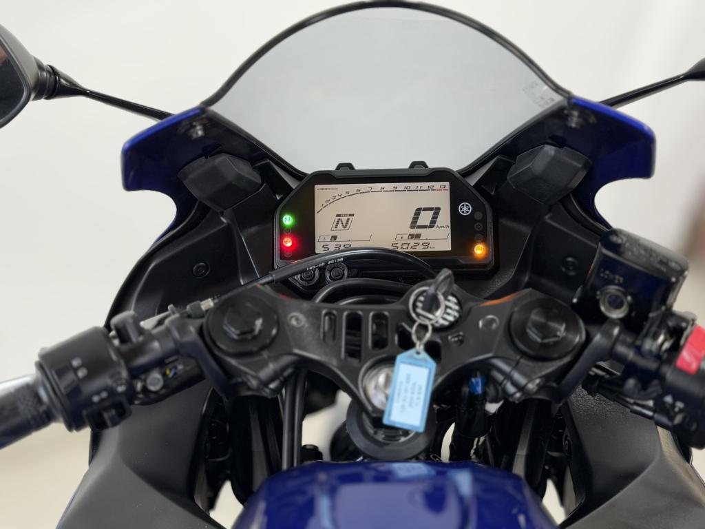 YAMAHA YZF R3 320 - Foto