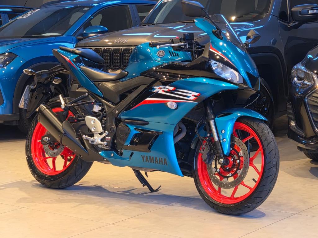 YAMAHA YZF R3 320 - Foto